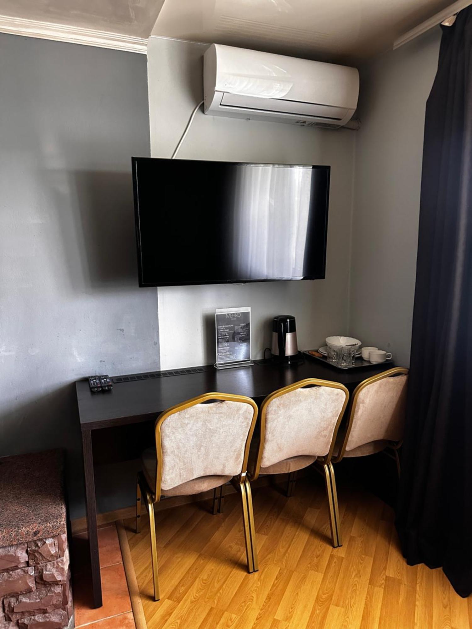 Like Hotel Коломыя Экстерьер фото